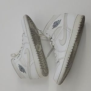 Air Jordan 1 mid retro white cool gray men's size 10